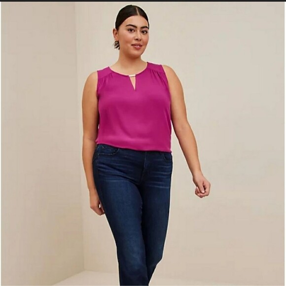 Torrid Barbiecore Crepe Metal Keyhole Sleeveless Tank Top/Blouse in Boysnberry - Picture 1 of 9
